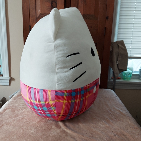 Hello Kitty Squishmallows 20" - Picture 5 of 8